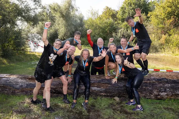 De BedrijvenMudRun Lelystad: zon, modder, lol en te gekke outfits