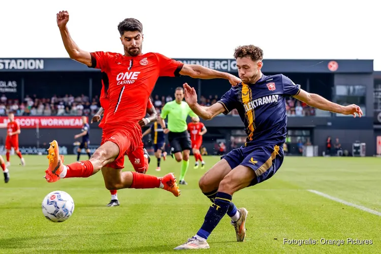 FC Twente haalt flink uit bij Almere City FC