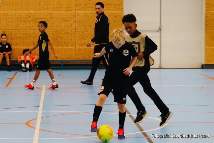 250 Lelystedelingen doen mee aan succesvol eerste Street League zaalvoetbaltoernooi