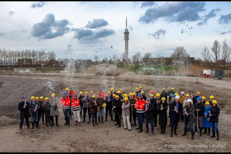 Start bouw Stadsfront Bataviahaven II Lelystad