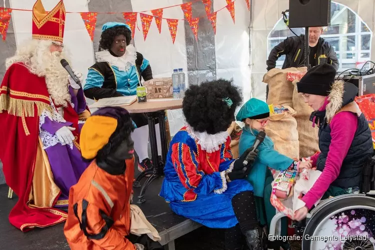 Geslaagd Sinterklaasfeest voor kinderen in de Tjalk