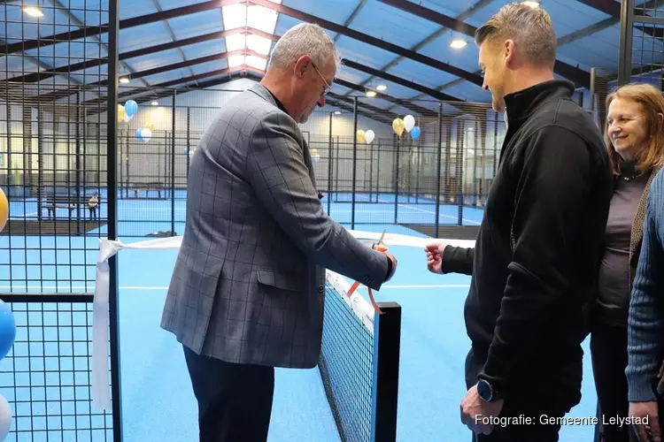 Indoor padelbanen in Lelystad feestelijk geopend