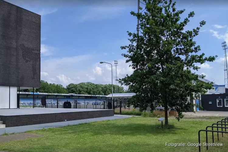 Almere City FC vaster op derde plaats na nipte winst op FC Eindhoven